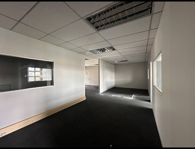 130M² OFFICE TO LET IN HIGHVELD BUSINESS PARK